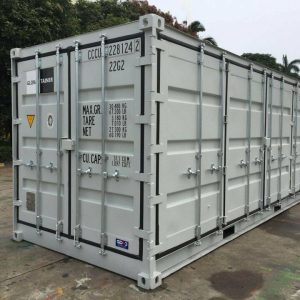 Spécialiser , dans la vente de conteneurs maritimes et bungalows en France pour vous proposer les meilleures solutions au meilleur prix. Conteneur maritime 20 pieds occasion à partir de 1100€. Prix indiqué hors taxe – Hors Livraison - Sous réserve de disponibilités. Si vous souhaitez un devis gratuit avec une livraison merci de bien vouloir nous préciser par mail ou par message : -------------------- DIMENSIONS ET CARACTÉRISTIQUES ------------------- Conteneur 20 pieds : L 6 m x l 2.43 m x H 2.59 m Conteneur 40 pieds : L 12 m x l 2.43 m x H 2.59 m ----------------------- TRANSPORT & LIVRAISON --------------------------- OPTION LIVRAISON SIMPLE : Seule la livraison du container est prise en charge par notre Transporteur. Vous disposez d’un moyen de déchargement type : chariot élévateur, grue ou de béquilles de levage. *** Livraison en France , Belgique , Suisse dans toutes l'europe . OPTION LIVRAISON ET DÉCHARGEMENT : Vous ne disposez d’aucun moyen de déchargement. La livraison et la dépose du container sont assurés par notre transporteur. Vente aux professionnels et particuliers. Vous pouvez consulter notre site internet pour avoir plus d’informations. *Prix départ du dépôt d'un conteneur en l'état à partir de 1100€HT *Photo non contractuelle