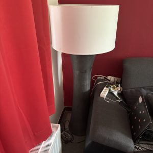 Lampe sur pied en pierre