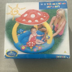 Piscine pare-soleil champignon Intex