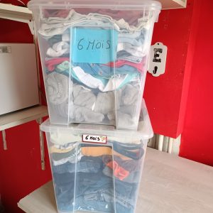 2 caisse vêtements bébé état impeccable