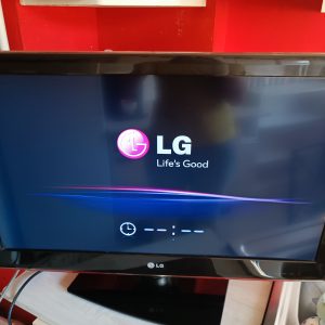 Télévision LG 81cm très bon état + télécommande