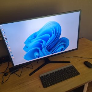 ORDINATEUR TOUS COMPLET DANS L'ECRAN