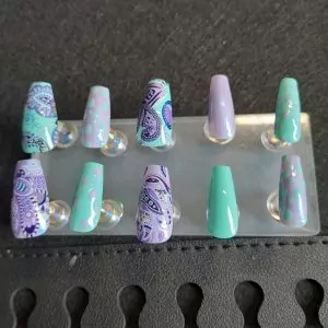 Press on nails fait main
