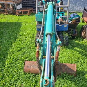 Mini pelle lhimer 1.6 2004 avec 3 godets 2033 heures faire offre à partir