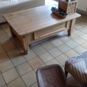 Table basse salon- Déménagement urgent – Prix cassé !