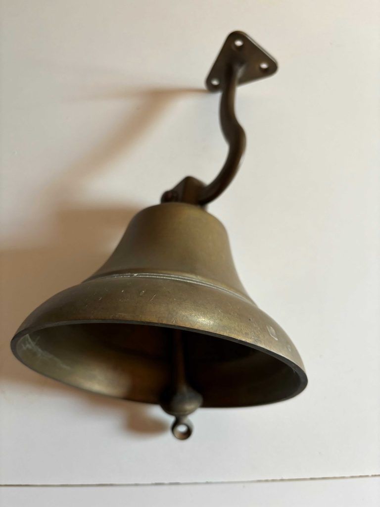 ANCIENNE CLOCHE EN bronze NAPOLEON . EUR 20,00 - FR ANCIENNE CLOCHE EN bronze NAPOLEON . EUR 20,00 - FR