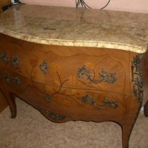 Commode style Louis XV