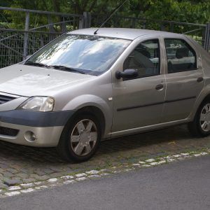 RENAULT DACIA LOGAN 87000 KMS D ORIGINE SACRIFIEE 1880 €