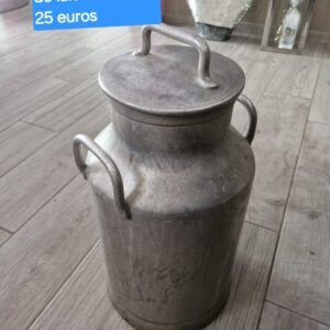 Cruche a lait Nestlé ht 50 cm