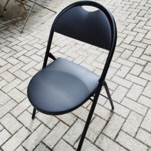 a vendre 8 chaisses pliable
