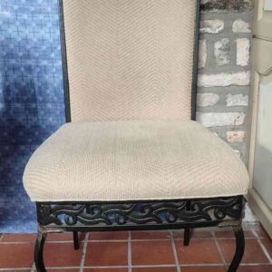 Chaises en métal rembourrées