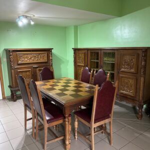 Salle à manger complète en bois massif sculpté (La Louvière)