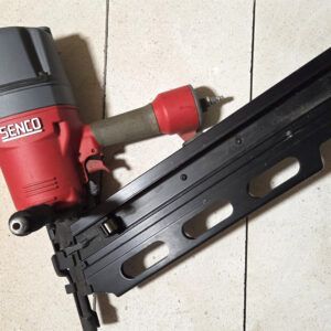 Cloueur à charpente SENCO SN1302 pour clous bande de 9 à 13 cm !