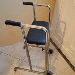 Tribune / Déambulateur (Aide pour la marche).