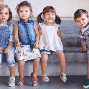 Vêtements d'enfants en très bel état à vendre sur Genval ou via Vinted