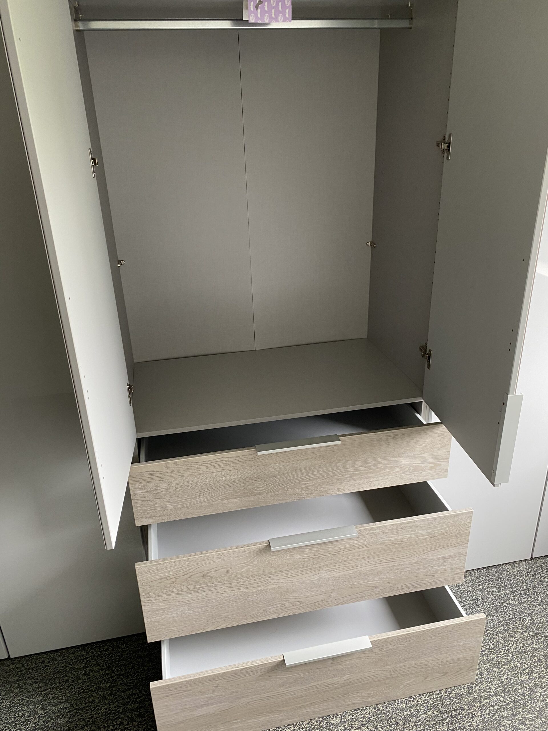 Très grande garde robe Long.2,98m Haut.2,35m Prof.61cm – Image 7