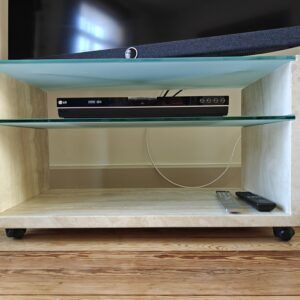 Petit meuble design en vrai travertin