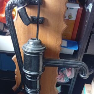 Ancienne pompe à eau