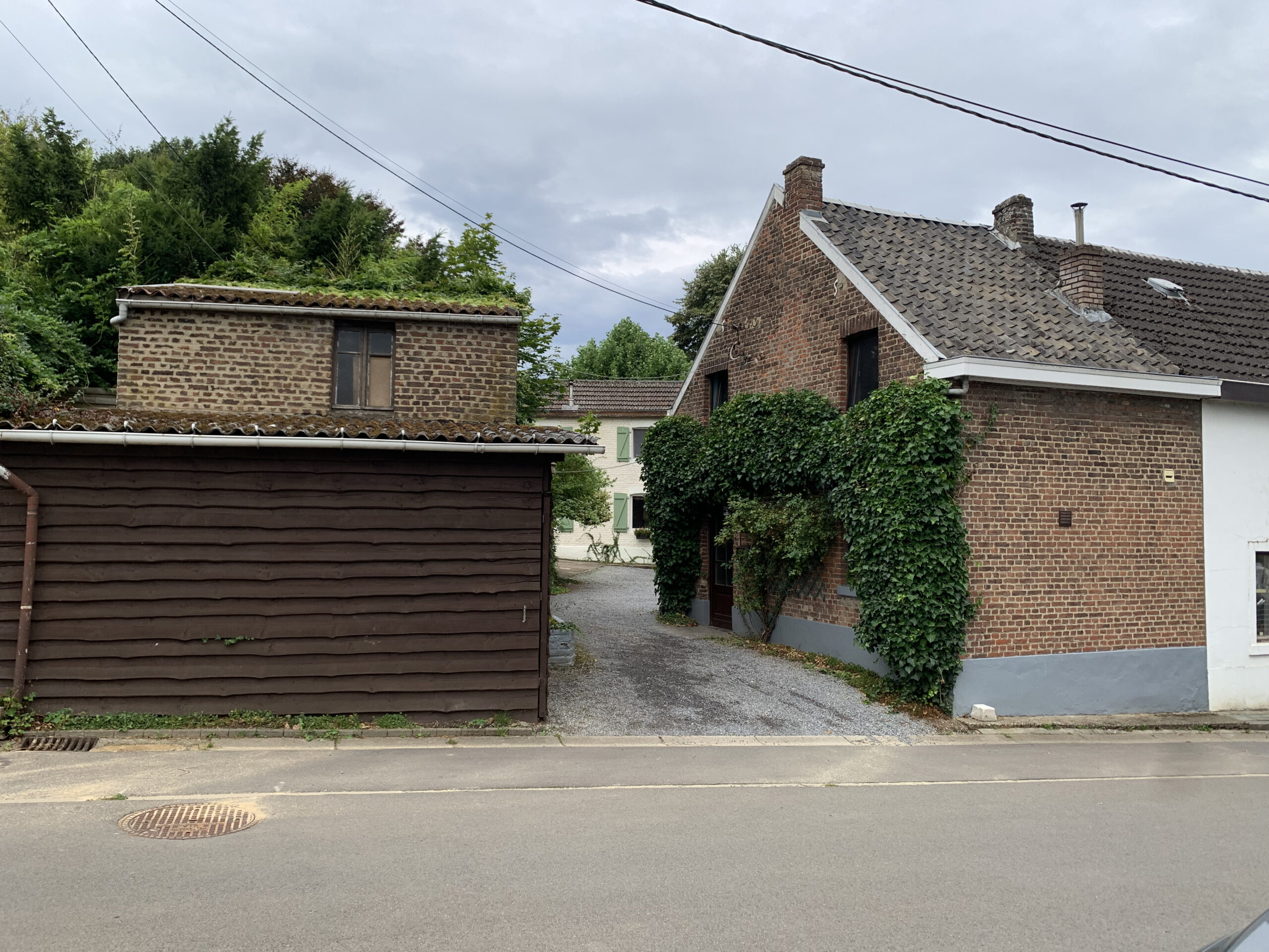 A vendre belle petite maison de campagne à restaurer