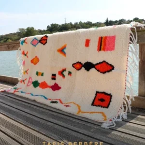 Magnifique tapis berbère marocain tissé main 152x97 cm