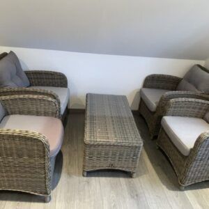 Salon Lounge