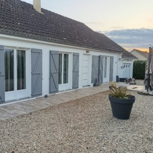 Maison de plain-pied 4 façades rénovée et habitable de suite en France