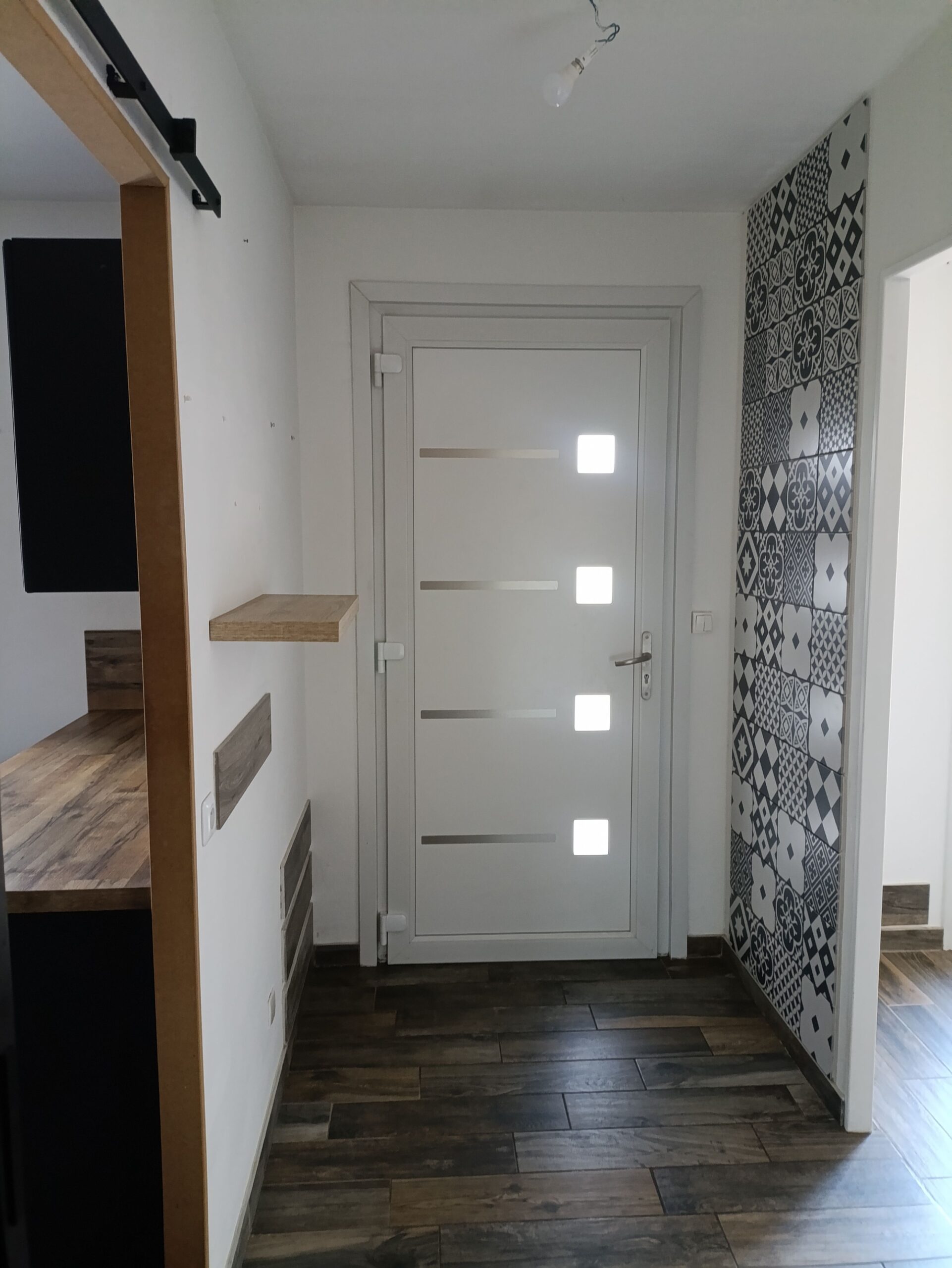 Maison de plain-pied 4 façades rénovée et habitable de suite en France – Image 4
